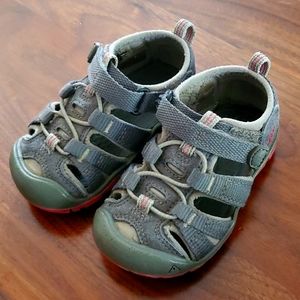 Keen Kids Sandles Size 6 Gray/Pink